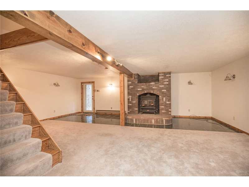 1891 Valley Road New Castle, PA 16105 - Photo 7 of 11 Family Room.