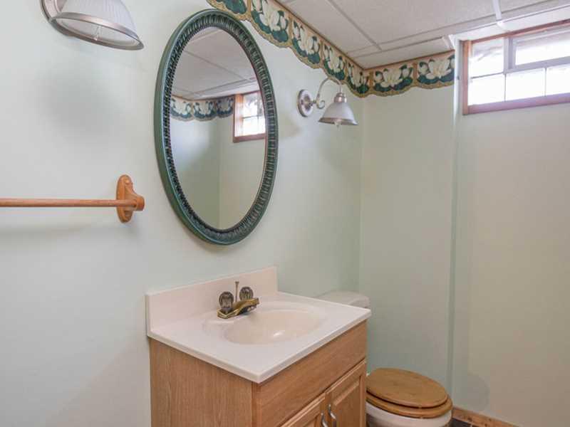 1891 Valley Road New Castle, PA 16105 - Photo 8 of 11 Partial Bath.