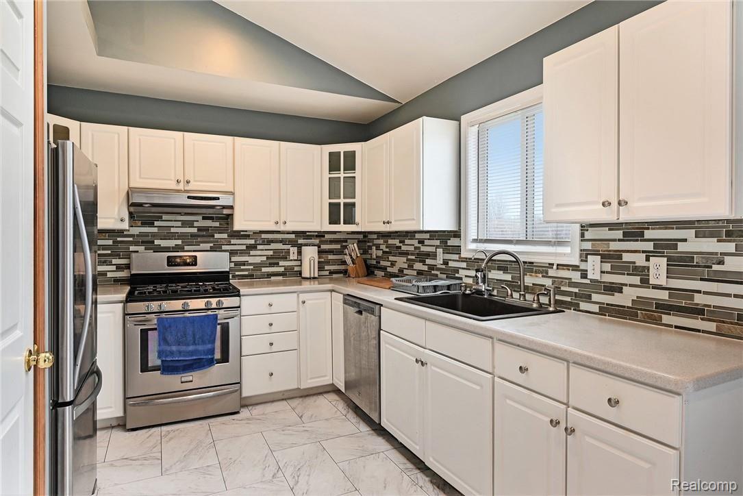 1337 Hemingway Road Lake Orion, MI 48360 - Photo 9 of 37 CNG_2663-1.jpg