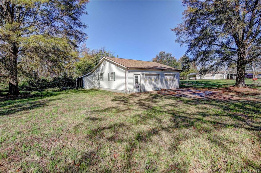 5940 Smith Lake Road Mount Pleasant, NC 28124 - Photo 5 of 22 Gallery Image 5