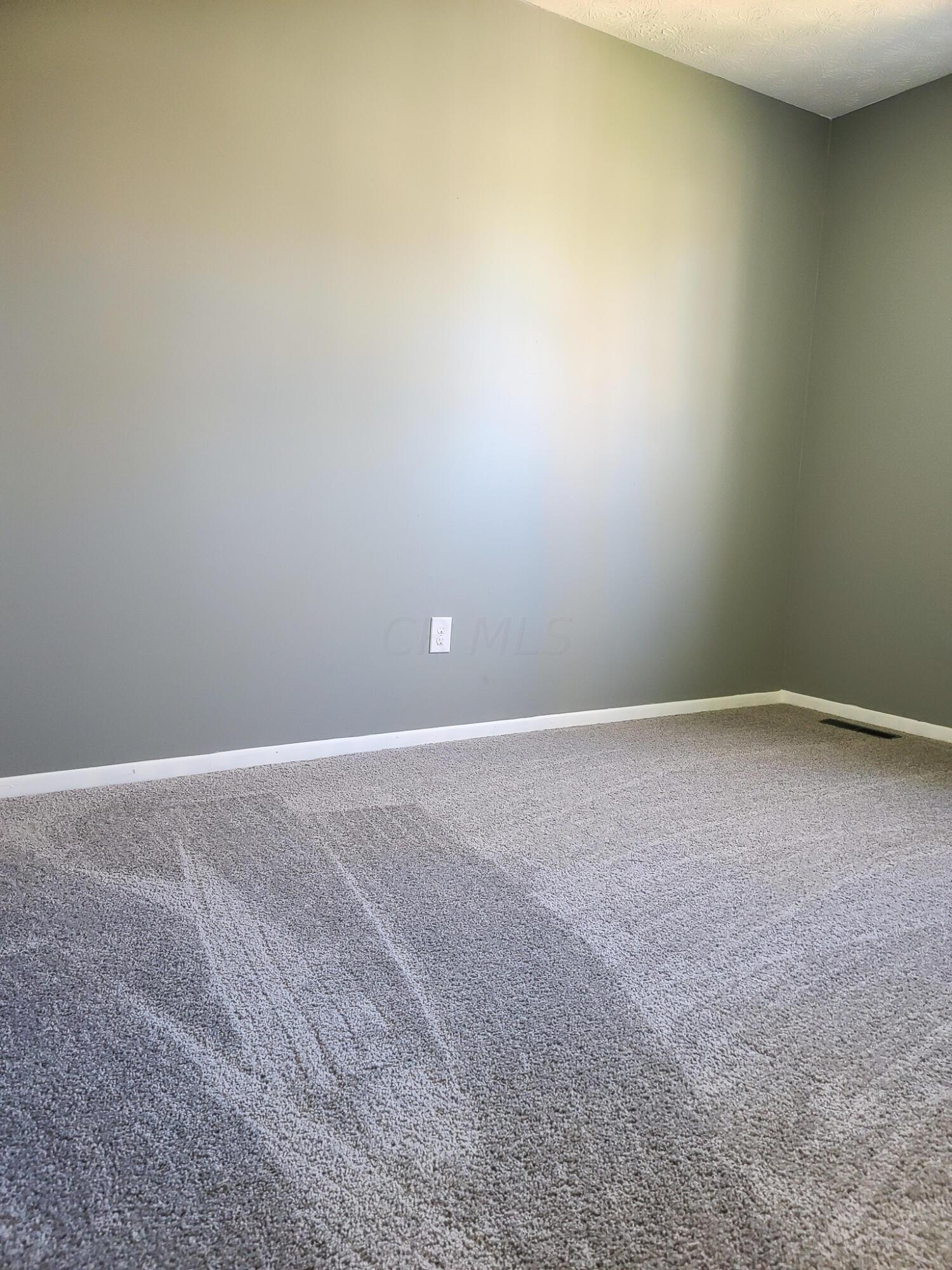 3367 Everson Road East Columbus, OH 43232 - Photo 8 of 10 20220414_110007