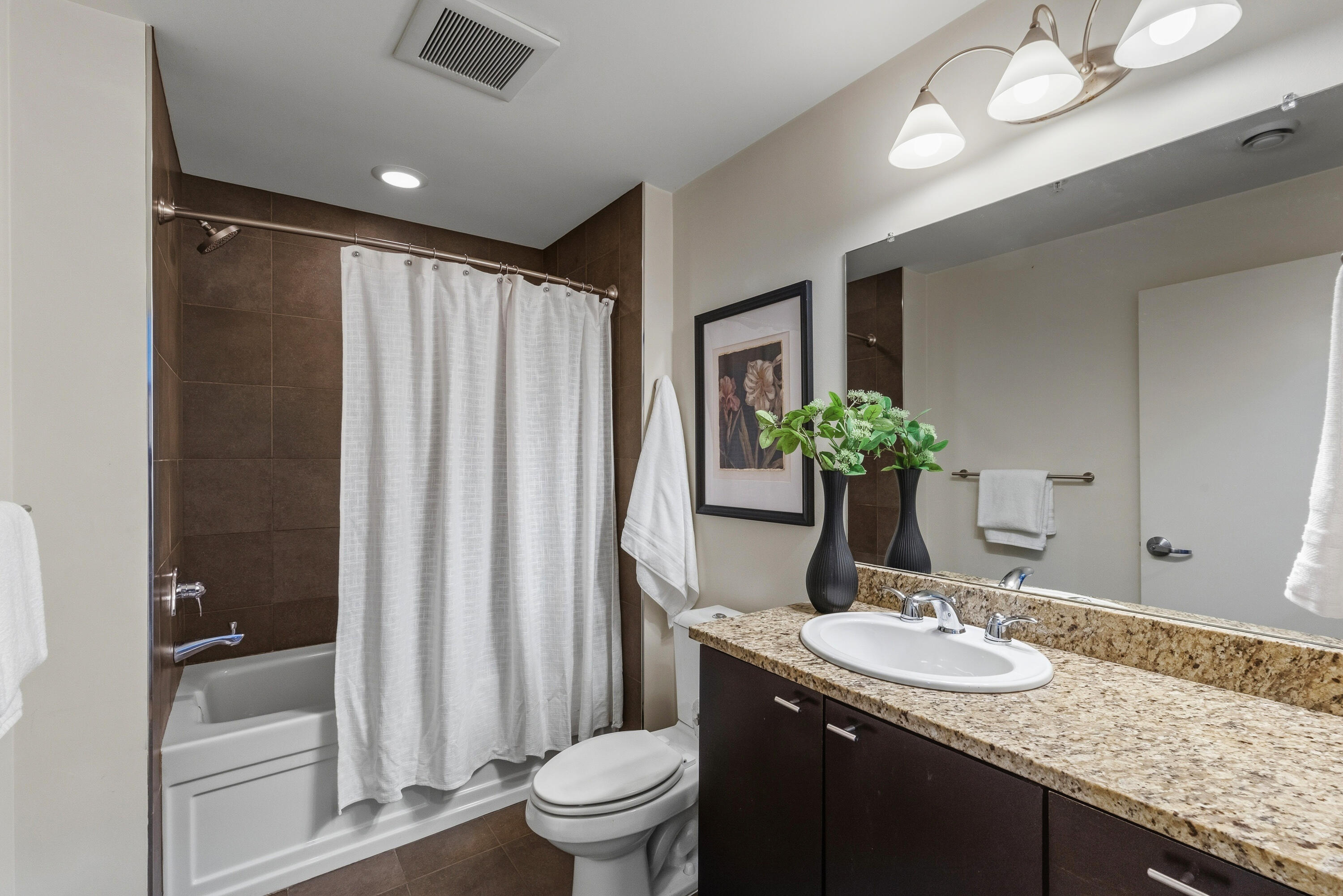 1902 North Commerce Street, Unit 504 Milwaukee, WI 53212 - Photo 7 of 11 y1902 N Commerce St 504-4