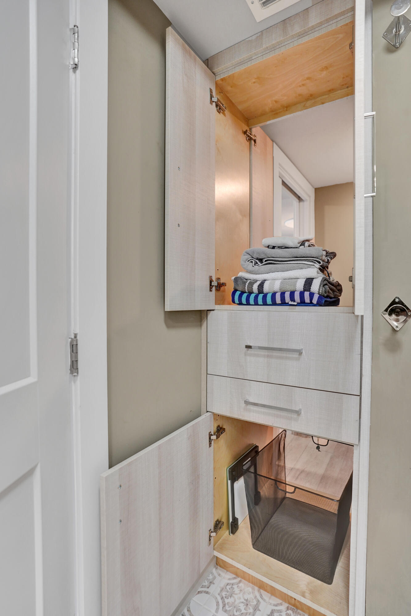 2820 Southwest 13th Street, Unit 101 Delray Beach, FL 33445 - Photo 37 of 83 Laundry passthru