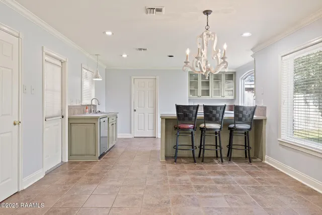 $325,000 | 409 Orangewood Drive, Lafayette, LA 70503