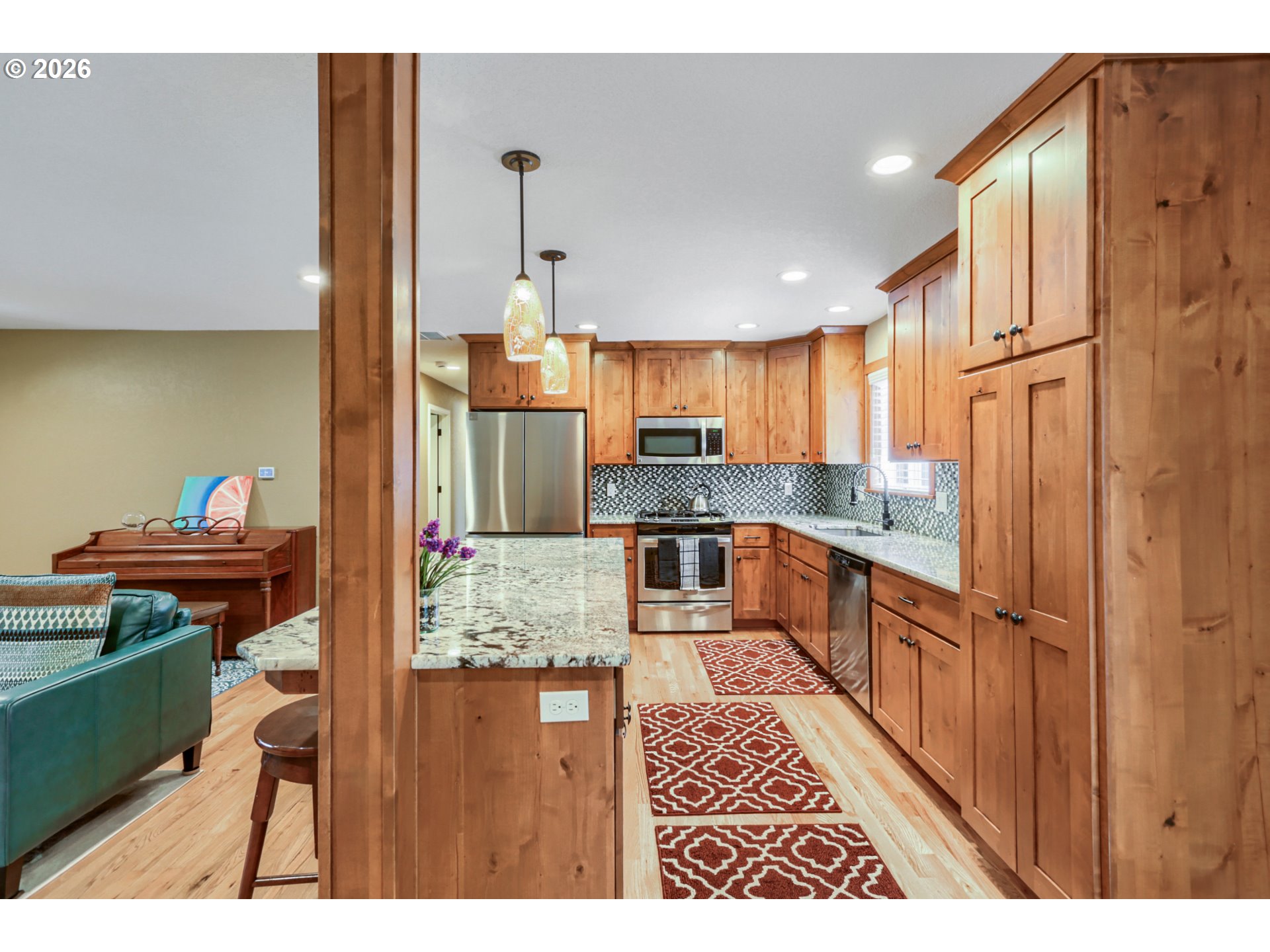 2025 Southwest 139th Avenue Beaverton, OR 97005 - Photo 5 of 28