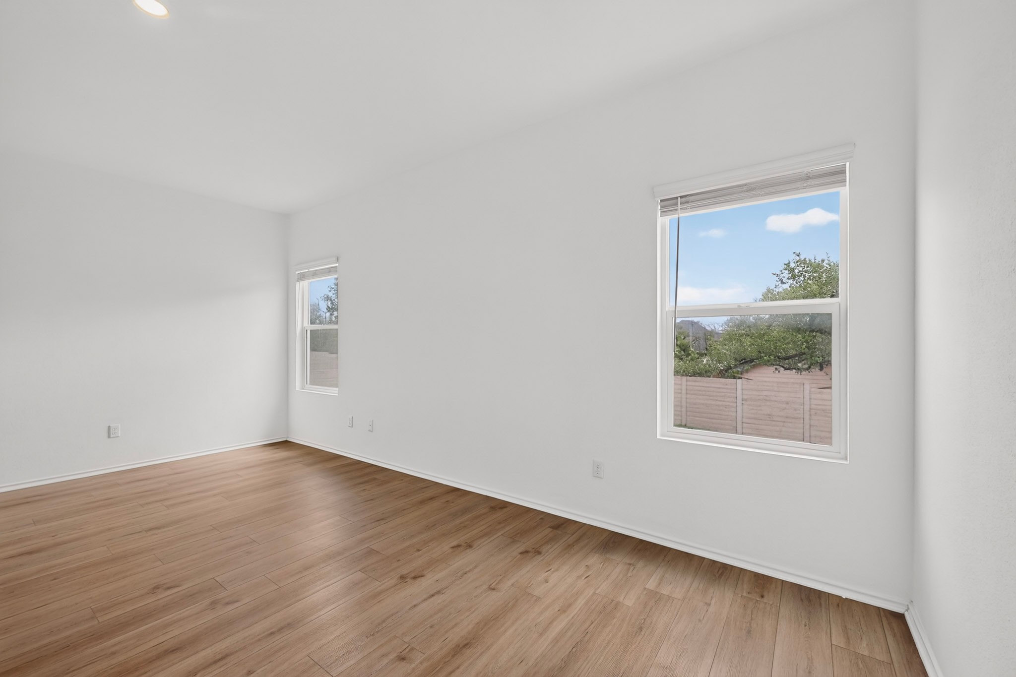 941 Legends Lane Georgetown, TX 78628 - Photo 10 of 40 Primary Bedroom view 1