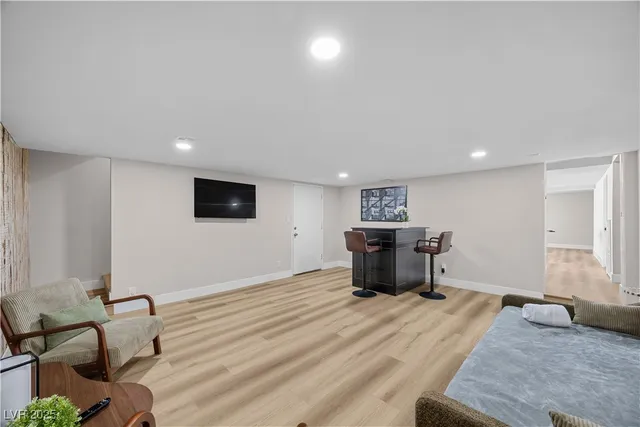 $6,388 | 3482 Pueblo Way, Las Vegas, NV 89169