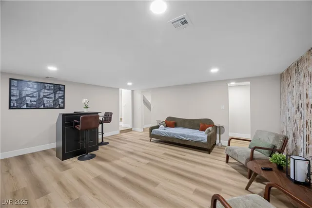 $6,388 | 3482 Pueblo Way, Las Vegas, NV 89169