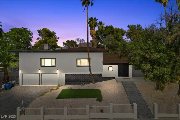 $5,988 | 3482 Pueblo Way, Las Vegas, NV 89169