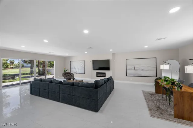 $6,388 | 3482 Pueblo Way, Las Vegas, NV 89169