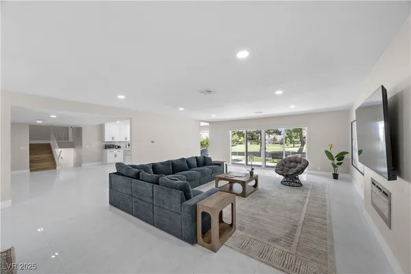 $5,988 | 3482 Pueblo Way, Las Vegas, NV 89169
