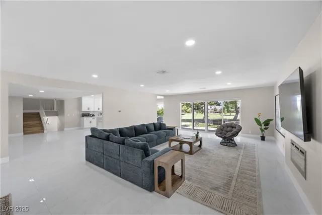 $6,388 | 3482 Pueblo Way, Las Vegas, NV 89169