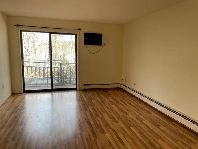 $2,000 | 23 Country Club Drive, Unit 1, Manchester, NH 03102