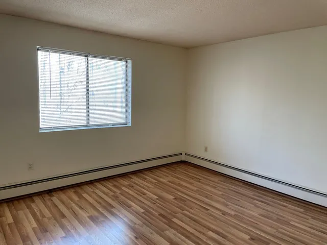 $2,000 | 23 Country Club Drive, Unit 1, Manchester, NH 03102