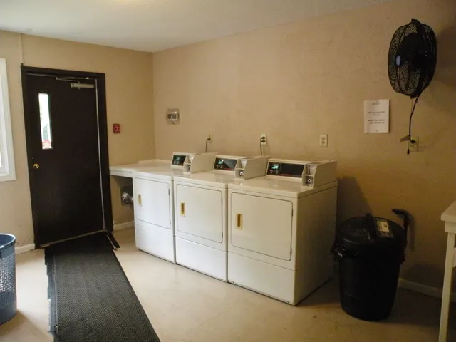 $2,000 | 23 Country Club Drive, Unit 1, Manchester, NH 03102