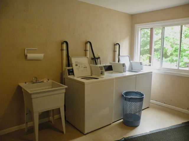 $2,000 | 23 Country Club Drive, Unit 1, Manchester, NH 03102