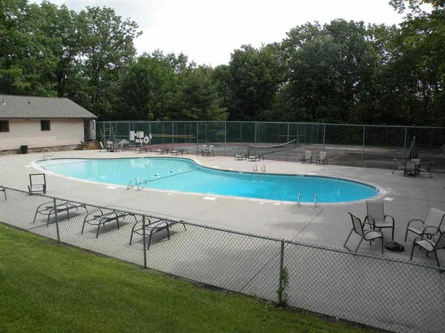 $2,000 | 23 Country Club Drive, Unit 1, Manchester, NH 03102