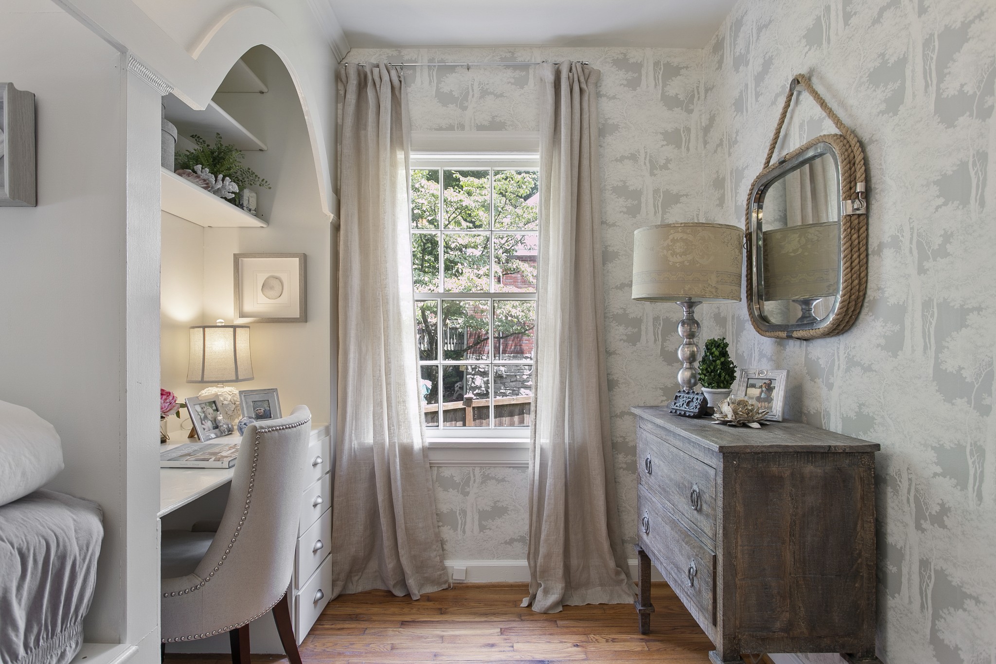 130 Spring Valley Road Nashville, TN 37214 - Photo 20 of 46 a living room with furniture and a mirror