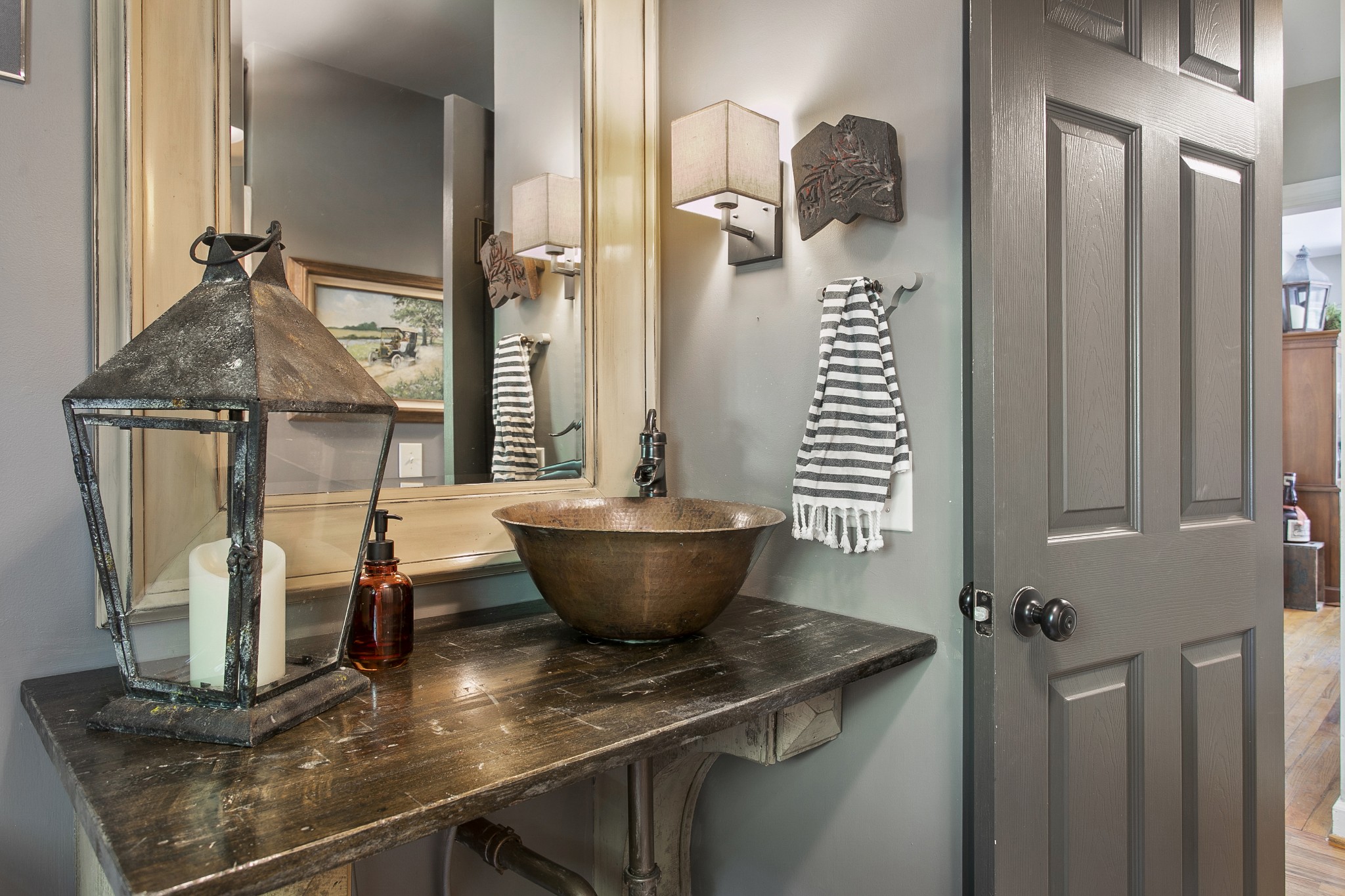 130 Spring Valley Road Nashville, TN 37214 - Photo 21 of 46 a room with table and chairs