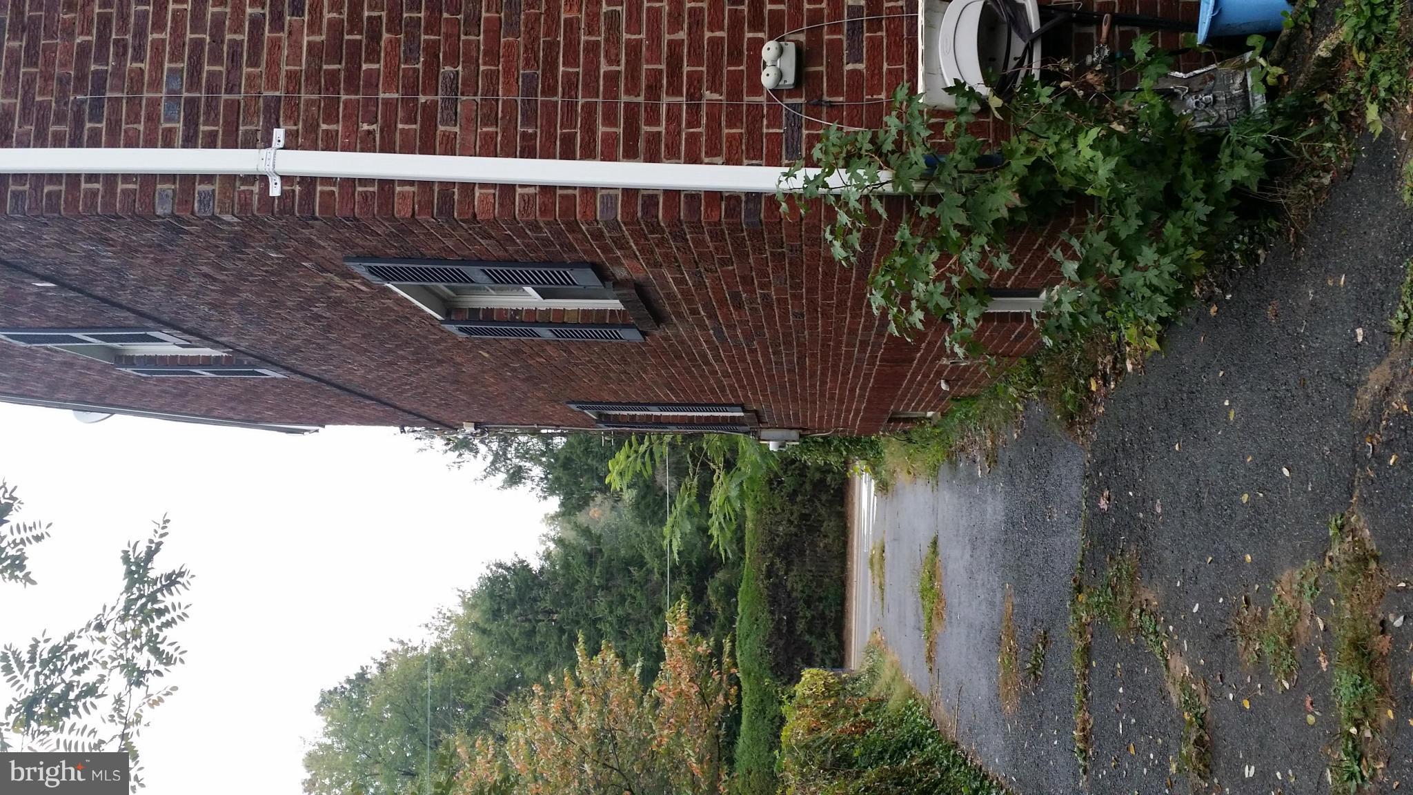 2822 South Arlington Ridge Road Arlington, VA 22206 - Photo 8 of 19 Exterior (General)