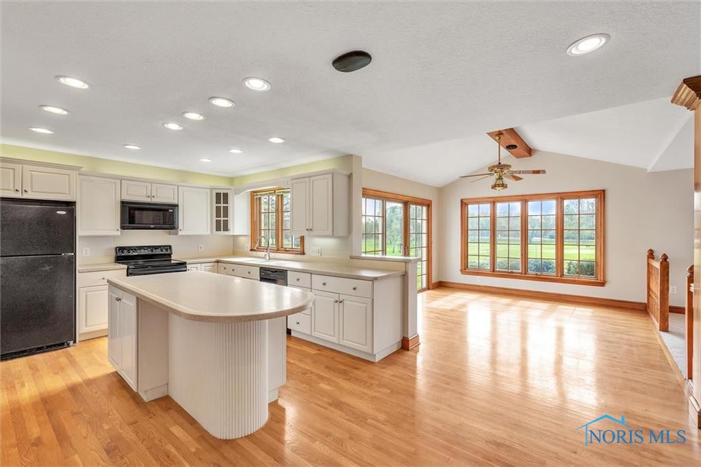 3039 Plumbrook Road Maumee, OH 43537 - Photo 8 of 48 Gallery Image 8