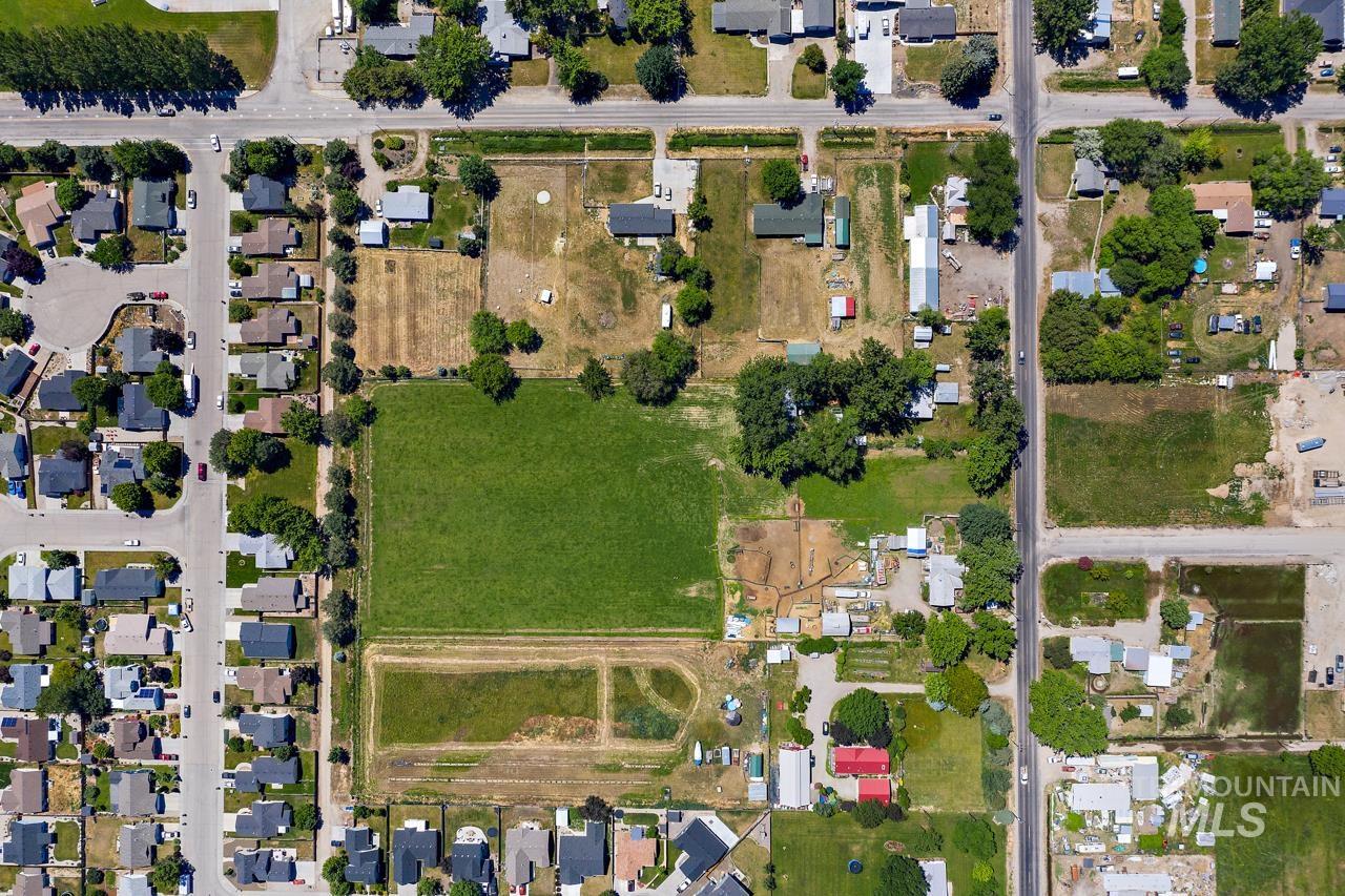 936 South Mill Road Emmett, ID 83617 - Photo 13 of 30