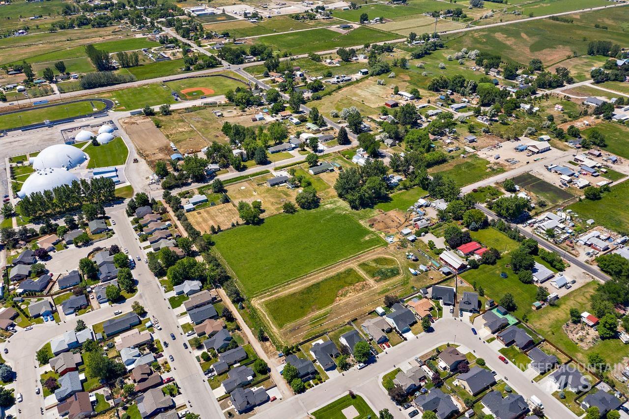 936 South Mill Road Emmett, ID 83617 - Photo 5 of 30