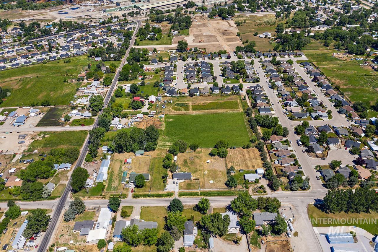 936 South Mill Road Emmett, ID 83617 - Photo 9 of 30