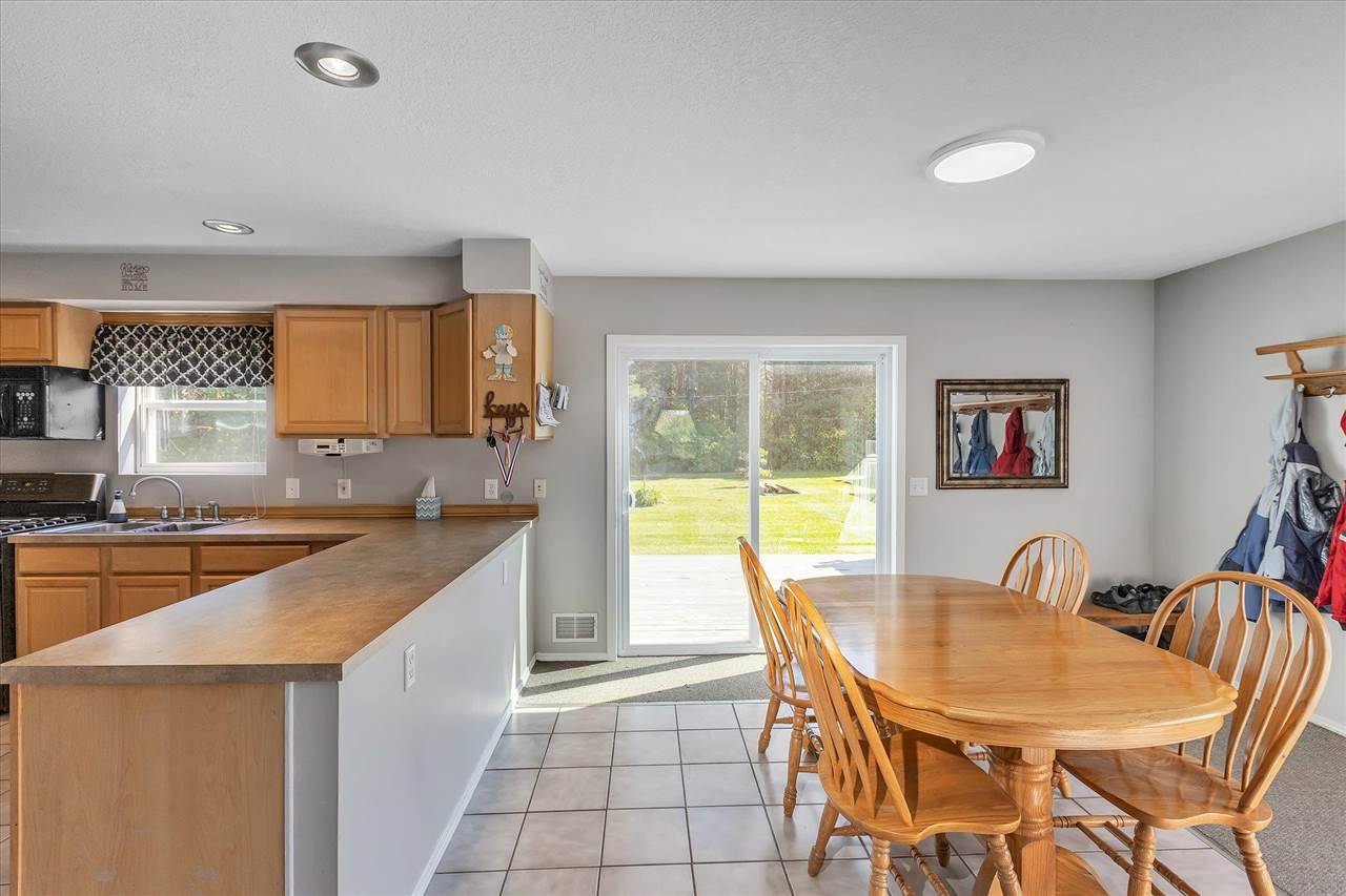 3901 South Loomis Road Mount Pleasant, MI 48858 - Photo 13 of 56 1893572-12.JPG
