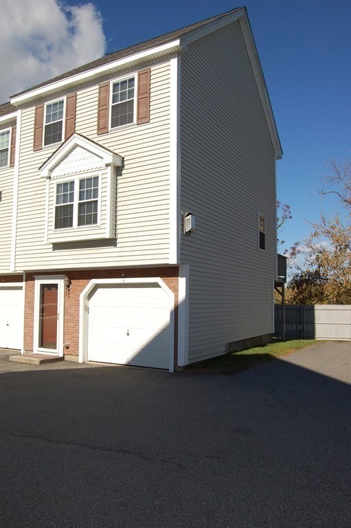 1005 Middlesex Street, Unit 4 Lowell, MA 01851 - Photo 3 of 26