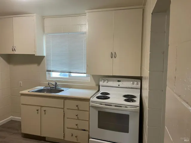 $1,050,000 | 560-570 Talmage Road, Ukiah, CA 95482