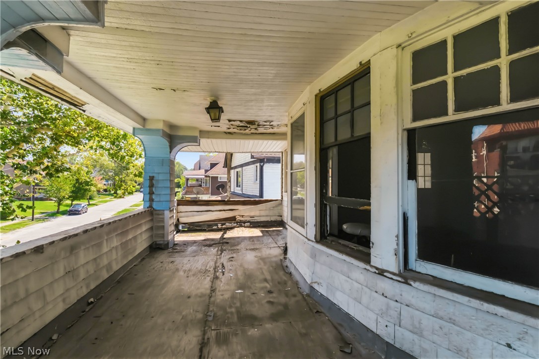 1516 Hillcrest Road Cleveland, OH 44118 - Photo 31 of 33 Gallery Image 31