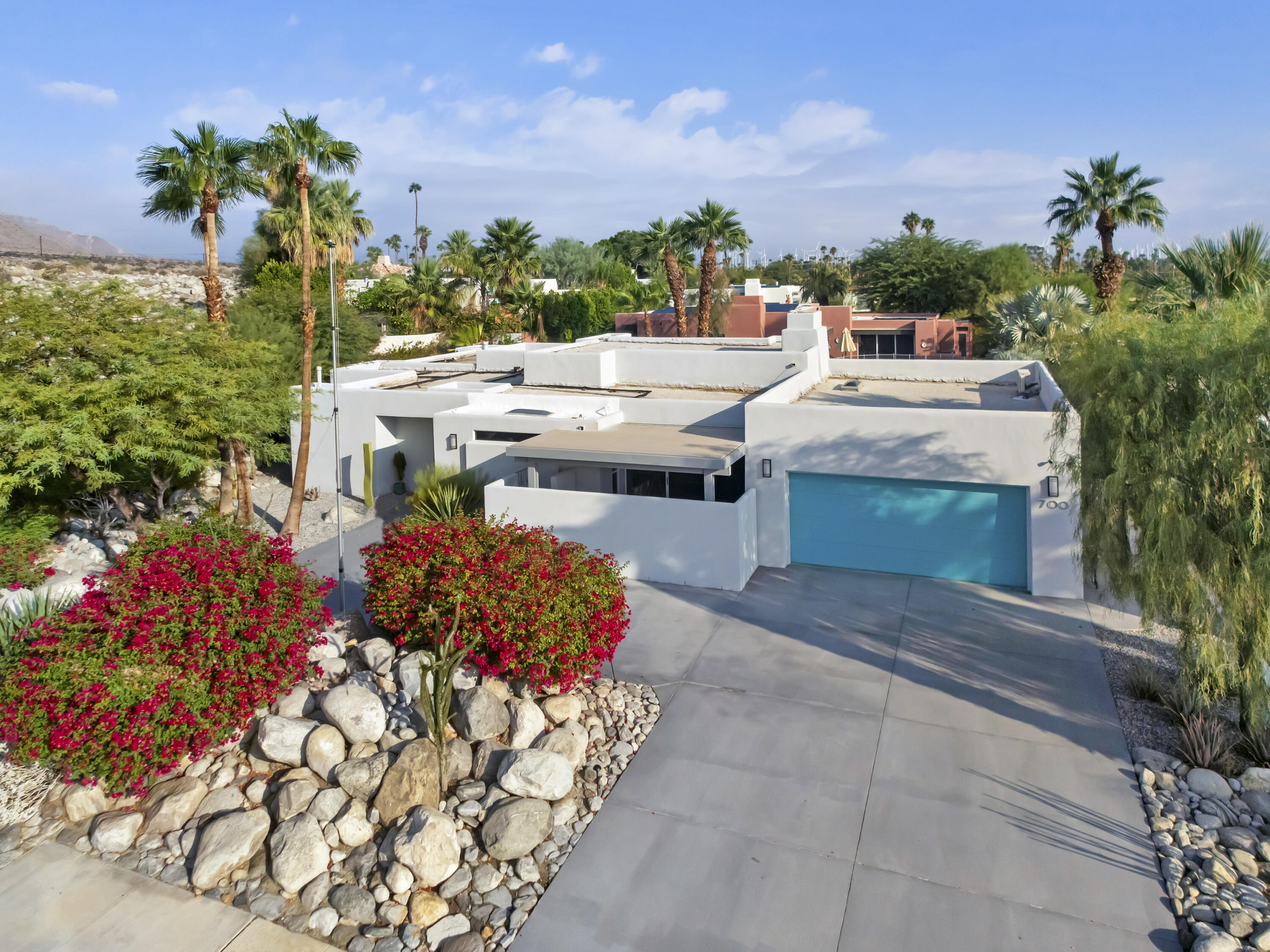 700 West Racquet Club Road Palm Springs, CA 92262 - Photo 11 of 49 11