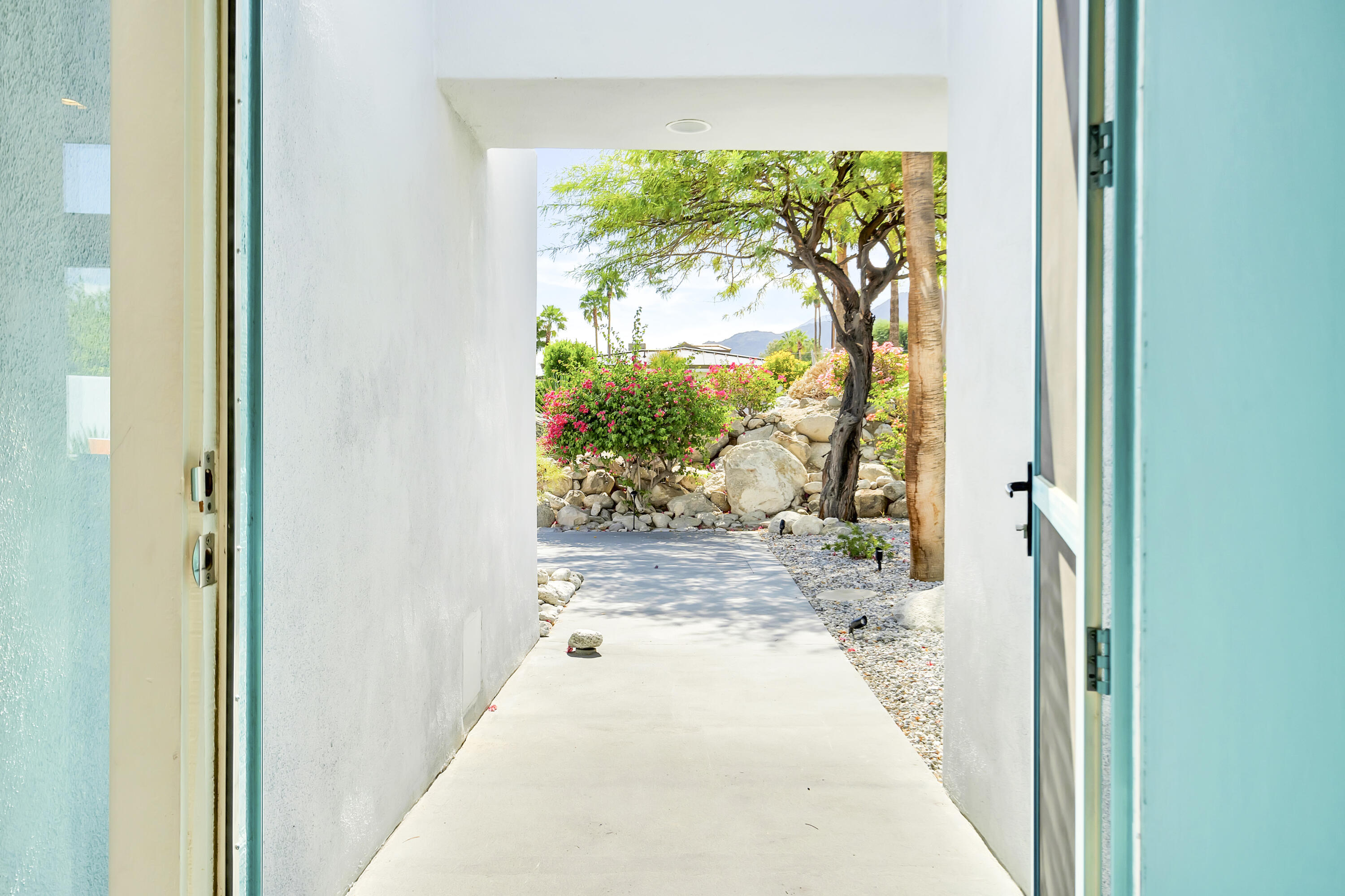 700 West Racquet Club Road Palm Springs, CA 92262 - Photo 15 of 49 15