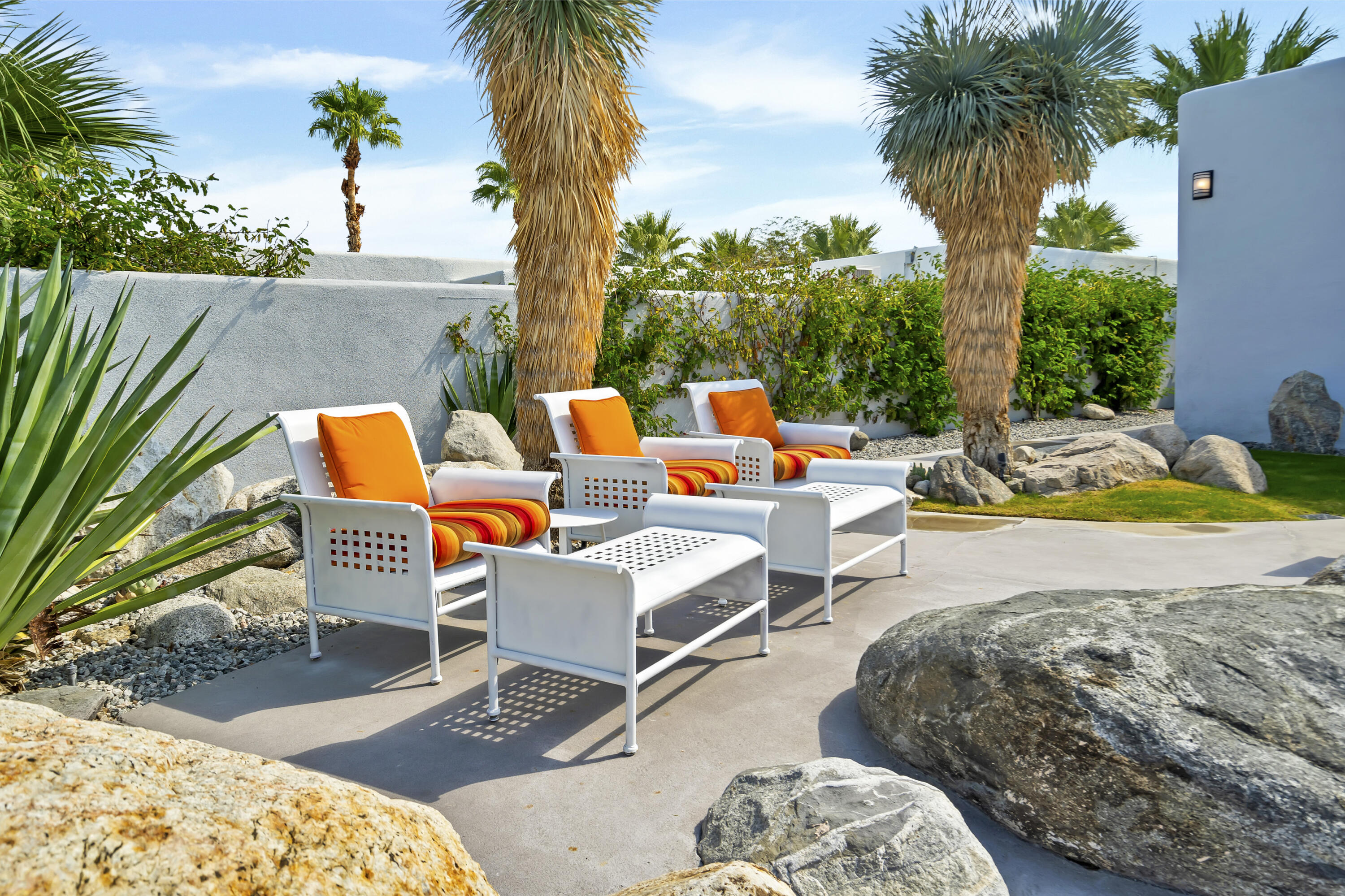700 West Racquet Club Road Palm Springs, CA 92262 - Photo 32 of 49 32