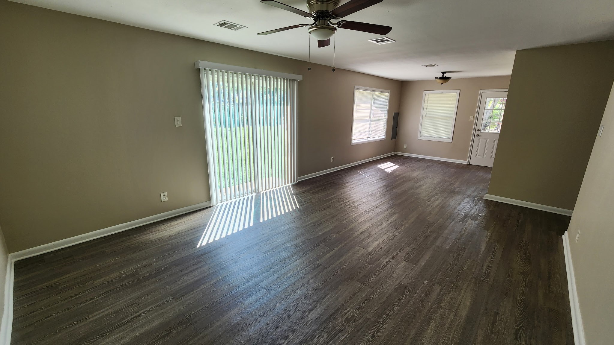 2907 Dragonwick Drive Houston, TX 77045 - Photo 5 of 15