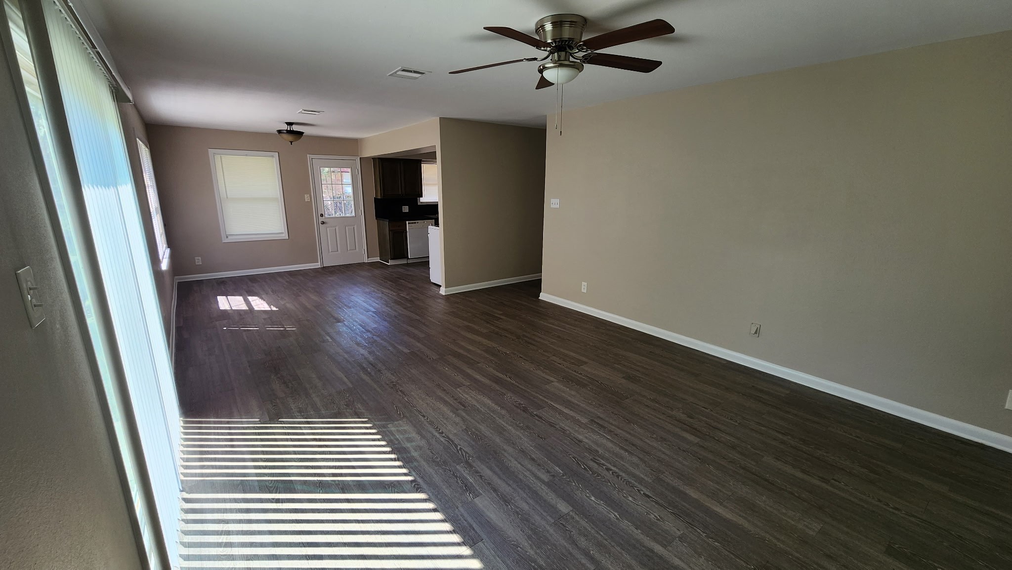 2907 Dragonwick Drive Houston, TX 77045 - Photo 6 of 15