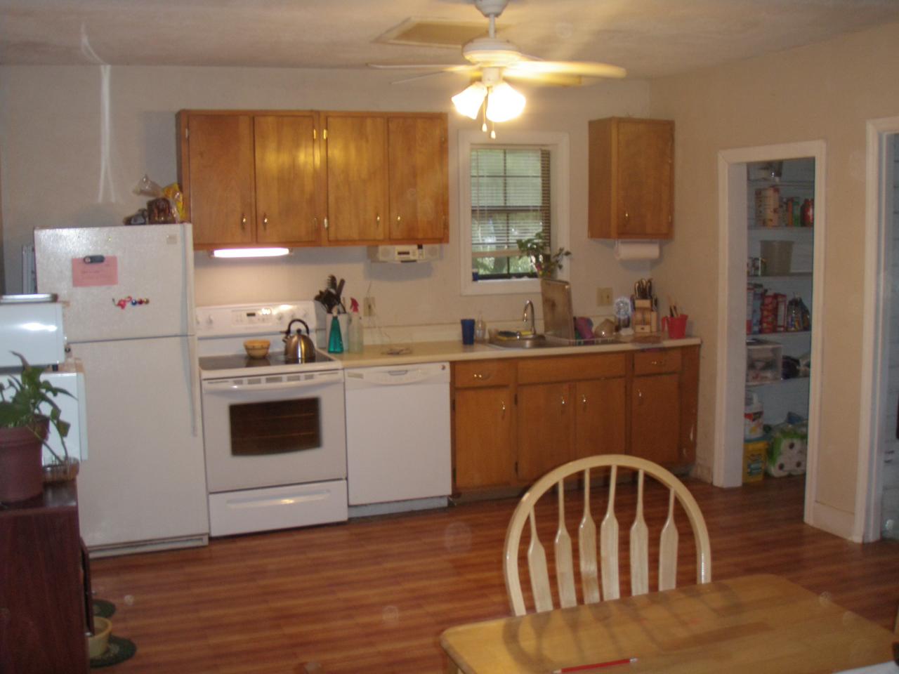 9944 Hardy Road Vinton, VA 24179 - Photo 2 of 5 Kitchen