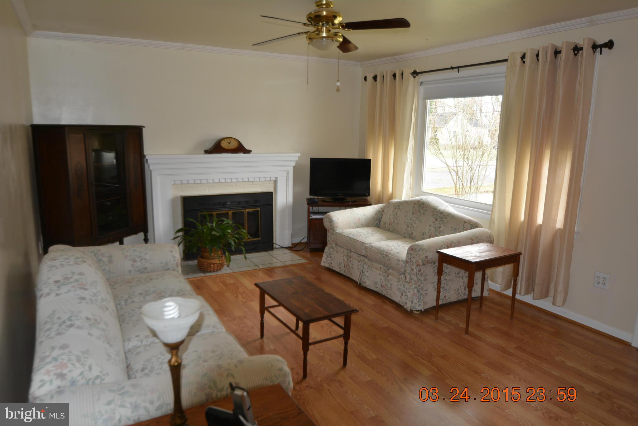 8405 Leaf Road Alexandria, VA 22309 - Photo 10 of 29 Living Room