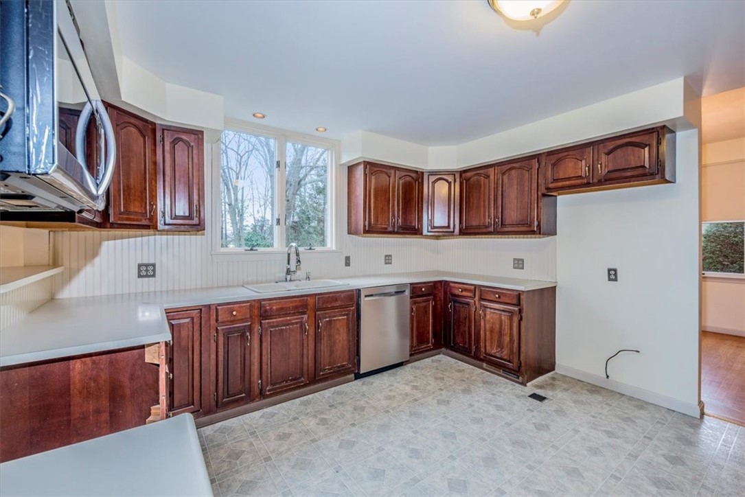 5 High Ridge Drive Lincoln, RI 02865 - Photo 15 of 45 Gallery Image 15