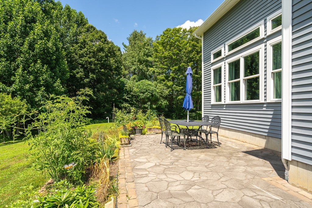 87 Southampton Road Westhampton, MA 01027 - Photo 5 of 42 Gallery Image 5