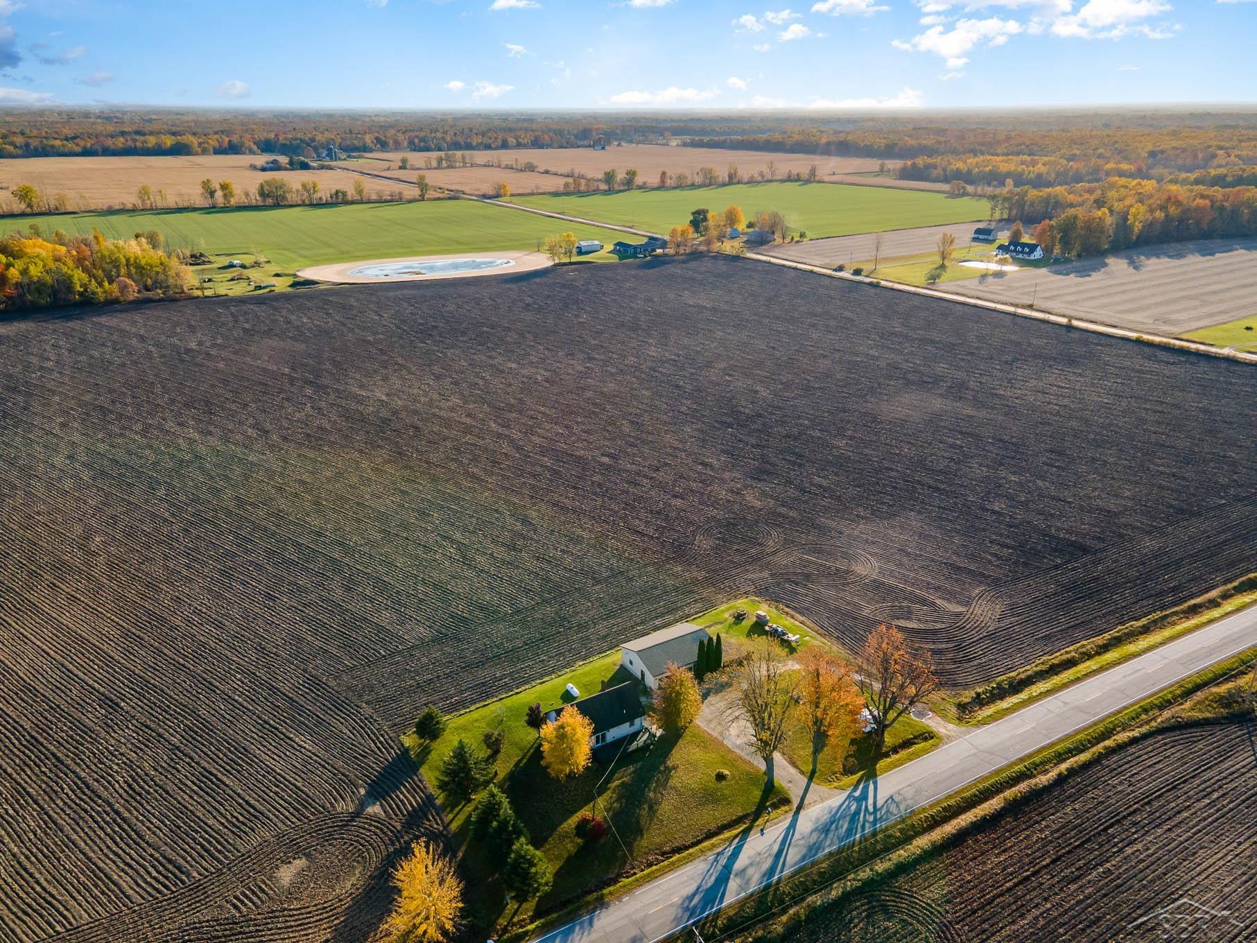 1907 West Neuman Road Pinconning, MI 48650 - Photo 3 of 28 50093989-2.JPG