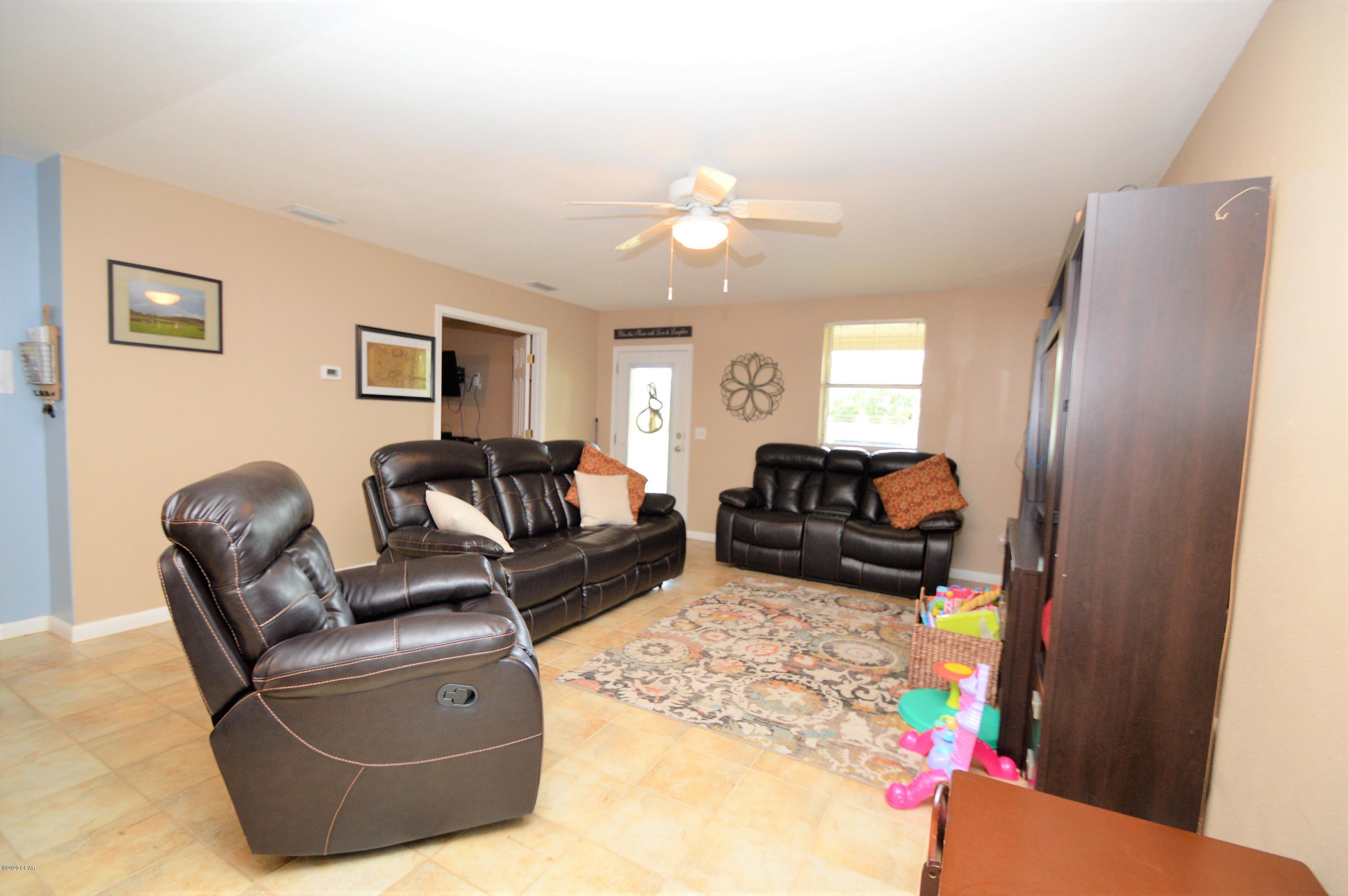 2582 Clayton Road Chipley, FL 32428 - Photo 4 of 15 Gallery Image 4