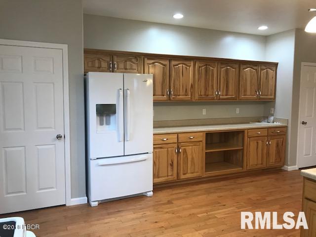 141 Country Club Road Carbondale, IL 62903 - Photo 22 of 39 Gallery Image 22