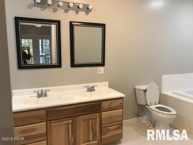 141 Country Club Road Carbondale, IL 62903 - Photo 34 of 39 Gallery Image 34