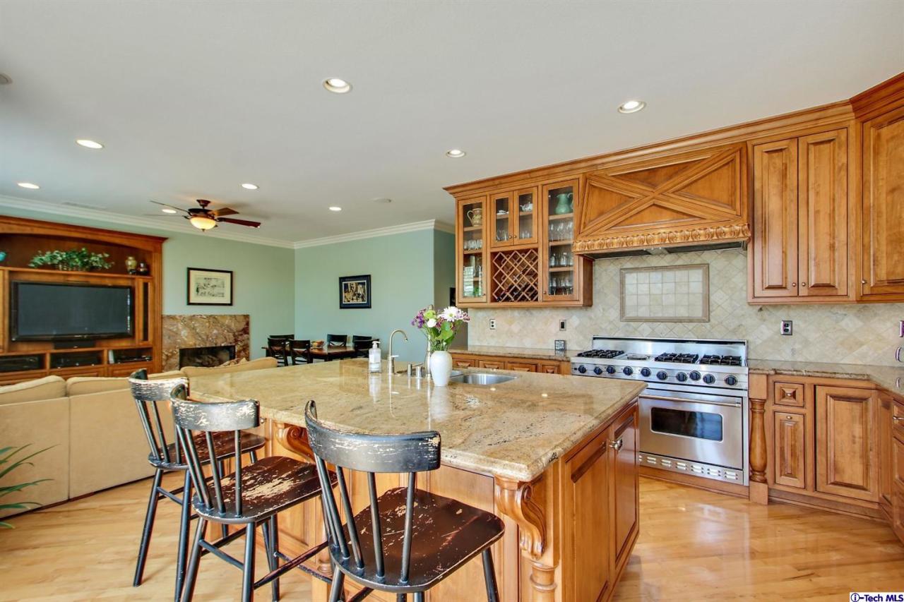 25702 Hood Way Stevenson Ranch, CA 91381 - Photo 9 of 32 Additional Photo