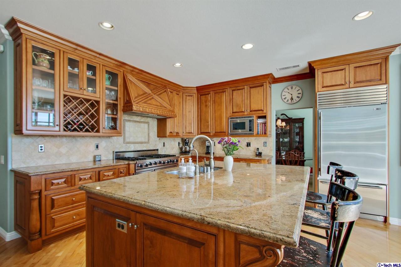 25702 Hood Way Stevenson Ranch, CA 91381 - Photo 10 of 32 Additional Photo