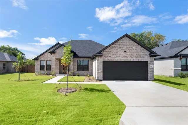 $359,990 | 607 Escovedo Drive, Italy, TX 76651