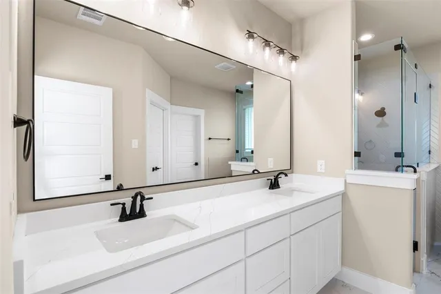 $359,990 | 607 Escovedo Drive, Italy, TX 76651