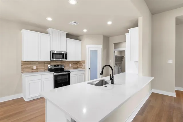 $359,990 | 607 Escovedo Drive, Italy, TX 76651